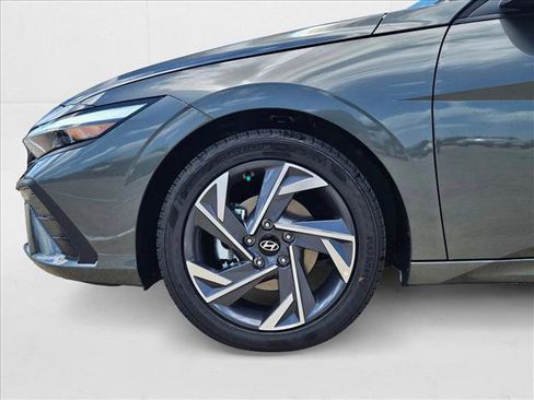 New 2025 Hyundai Elantra Sport image 10