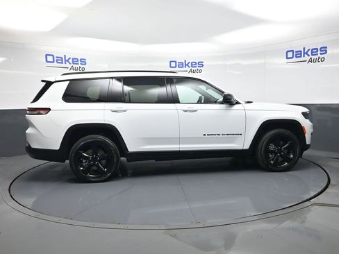 Used 2025 Jeep Grand Cherokee L Altitude AWD/4WD image 9
