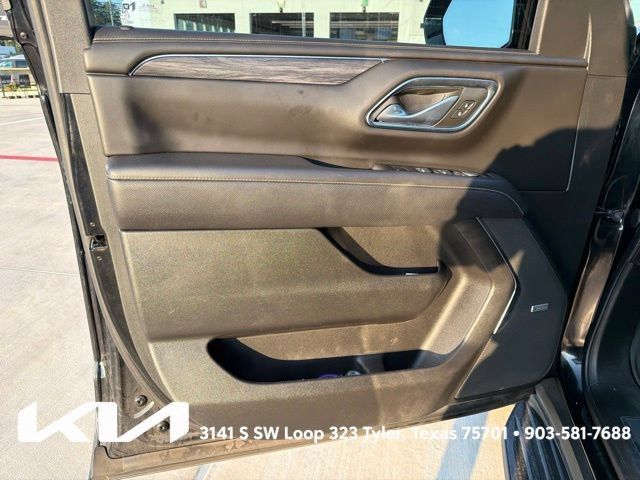 Used 2023 GMC Yukon XL SLT w/ SLT Luxury Package AWD/4WD image 15