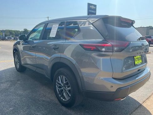Used 2024 Nissan Rogue S AWD/4WD image 8