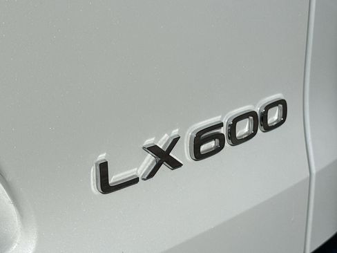 Used 2023 Lexus LX 600 F Sport image 11