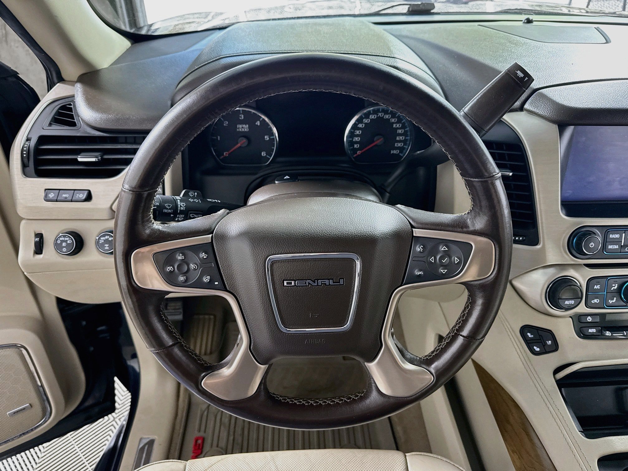 Used 2019 GMC Yukon XL Denali w/ Open Road Package AWD/4WD image 17