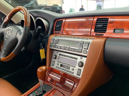 Used 2003 Lexus SC 430 Convertible image 16