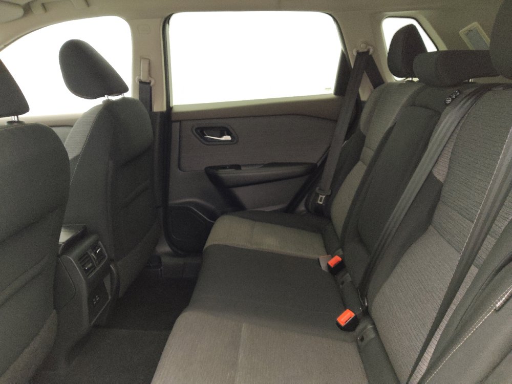Used 2021 Nissan Rogue SV FWD image 18