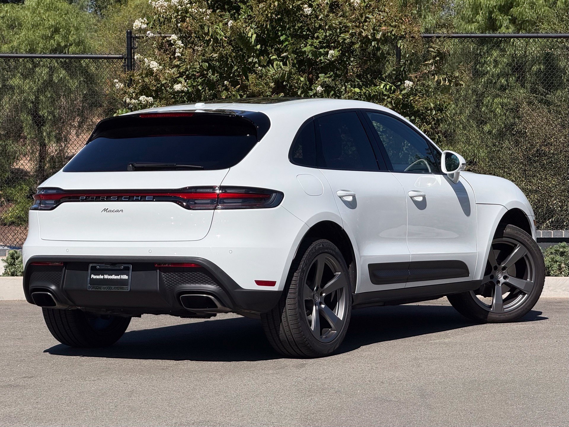 Used 2026 Porsche Macan AWD/4WD image 7
