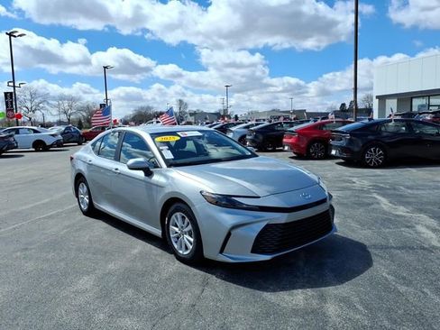 Certified 2025 Toyota Camry LE image 5