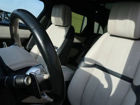 Used 2018 Land Rover Range Rover Velar image 17