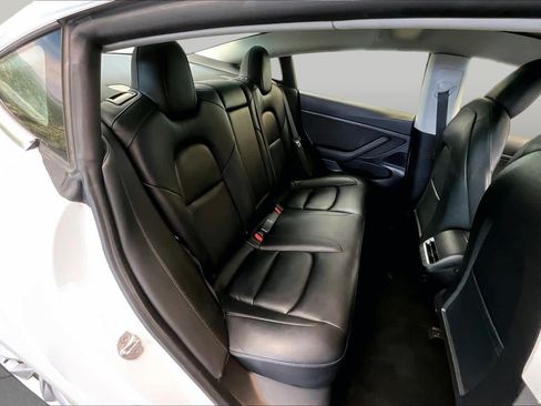 Used 2020 Tesla Model 3 Standard Range Plus RWD image 18