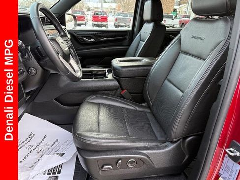 Used 2023 GMC Yukon XL Denali AWD/4WD image 18