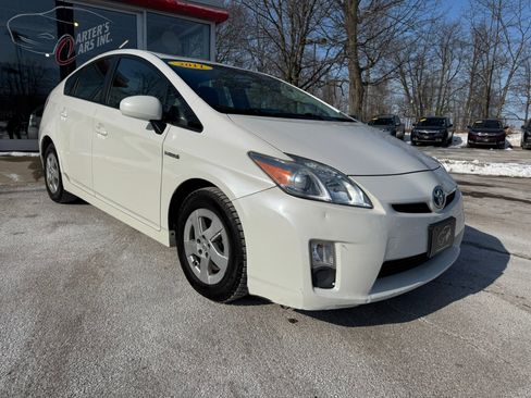 Used 2011 Toyota Prius Three image 2