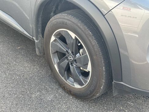 Used 2025 Nissan Rogue SV AWD/4WD image 5