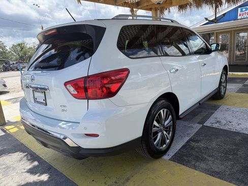 Used 2018 Nissan Pathfinder SV AWD/4WD image 5