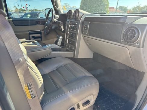 Used 2003 HUMMER H2 w/ Preferred Equipment Group image 9
