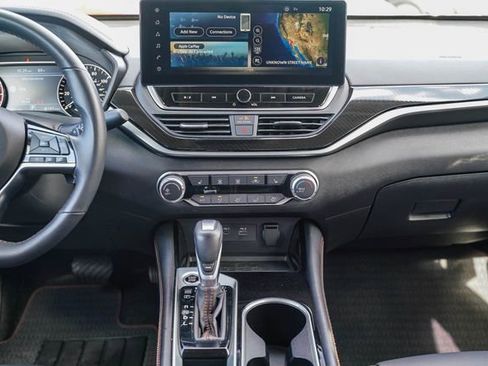 Used 2023 Nissan Altima 2.5 SR w/ SR Premium Package image 14