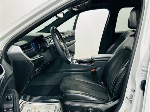 Certified 2023 Jeep Grand Cherokee Altitude image 9