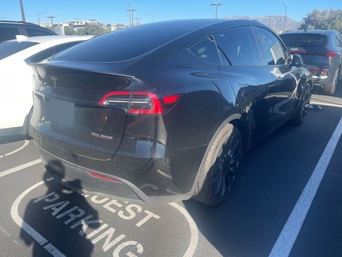 Used 2024 Tesla Model Y Performance image 5
