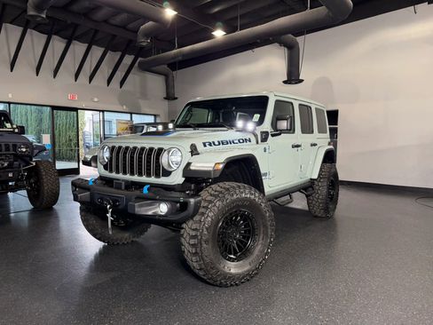Used 2024 Jeep Wrangler Unlimited Rubicon 4xe image 34