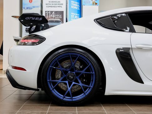 Used 2024 Porsche 718 Cayman GT4 RS image 8