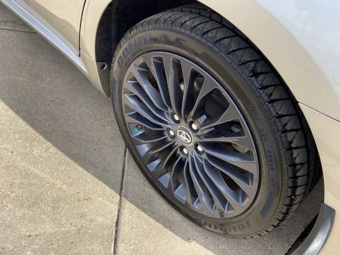 Used 2017 Toyota Avalon Touring image 29