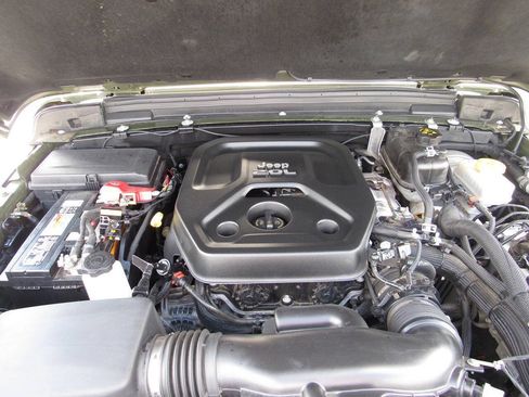 Used 2020 Jeep Wrangler Sport AWD/4WD image 33
