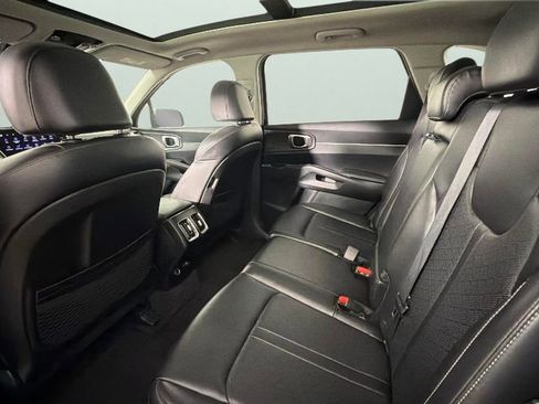 Used 2023 Kia Sorento S w/ Panoramic Sunroof Package FWD image 30