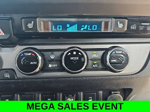 Used 2017 Toyota Tacoma TRD Sport AWD/4WD image 20