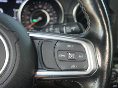 Used 2020 Jeep Wrangler Unlimited Sahara AWD/4WD image 17