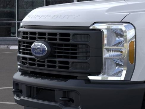 New 2025 Ford F250 XL w/ XL Off-Road Package image 17