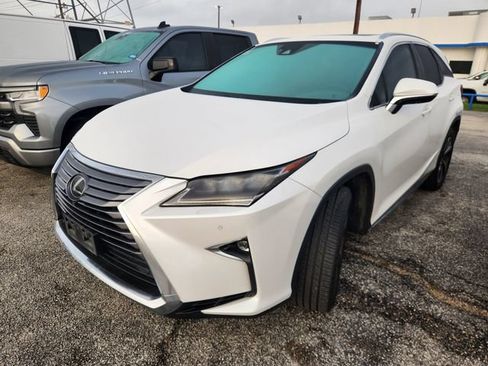 Used 2018 Lexus RX 350L Luxury w/ Accessory Package FWD image 3