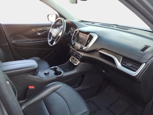 Used 2024 GMC Terrain SLT image 17