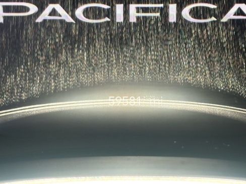Used 2024 Chrysler Pacifica Touring-L FWD image 24