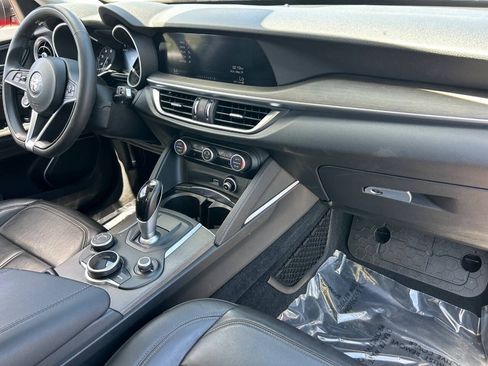 Used 2019 Alfa Romeo Stelvio Ti w/ Nero Edizione AWD/4WD image 13