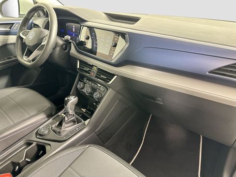 Certified 2023 Volkswagen Taos SE w/ Panoramic Sunroof Package image 28