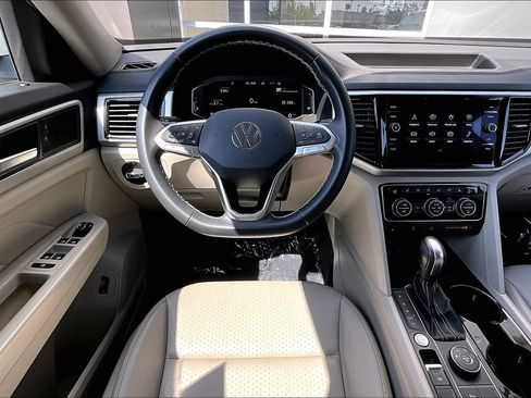 Used 2023 Volkswagen Atlas SE w/ Black Wheel Package AWD/4WD image 5