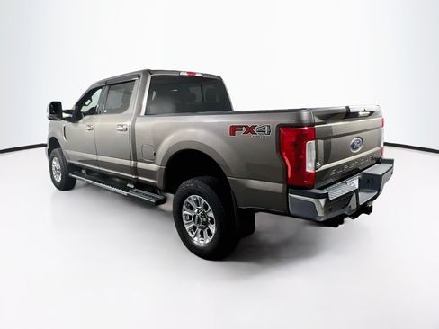 Used 2019 Ford F250 XLT w/ XLT Premium Package AWD/4WD image 7