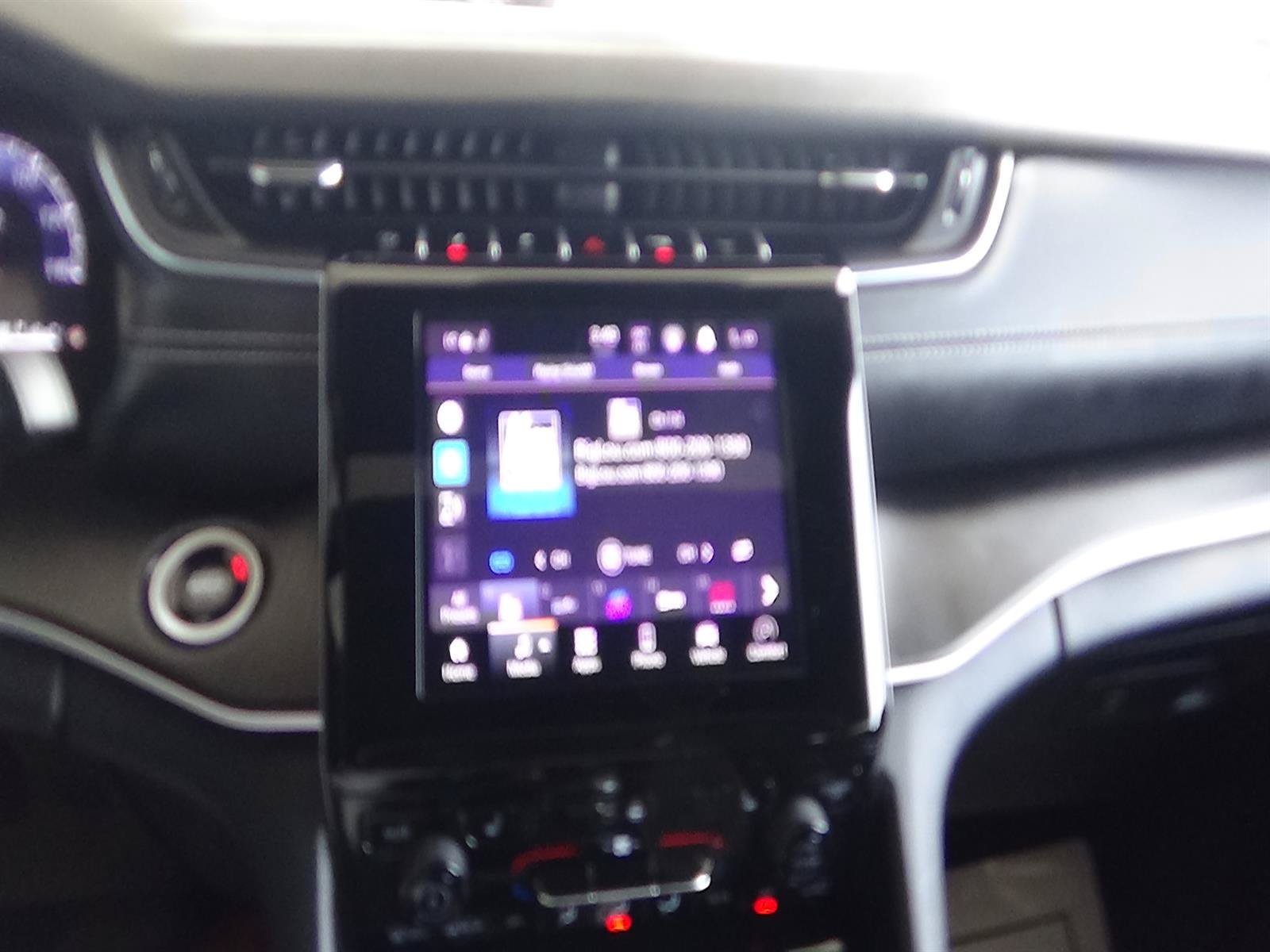 Certified 2025 Jeep Grand Cherokee L Altitude AWD/4WD image 27