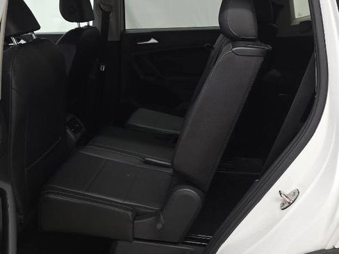 Used 2019 Volkswagen Tiguan SEL w/ 3rd Row Seat Package image 10