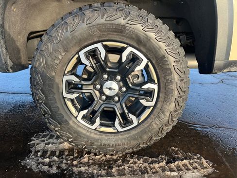 Certified 2023 Chevrolet Silverado 1500 ZR2 w/ Technology Package image 24