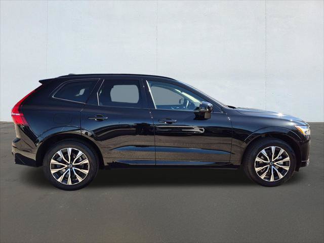 Used 2025 Volvo XC60 B5 Core w/ Protection Package Premier AWD/4WD image 4