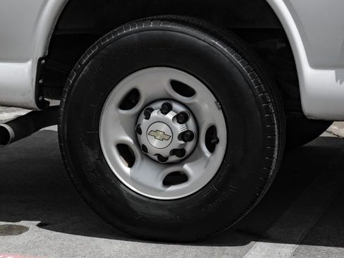 Used 2022 Chevrolet Express 2500 w/ Driver Convenience Package RWD image 44