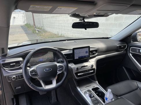 Used 2023 Ford Explorer XLT w/ Equipment Group 202A AWD/4WD image 14
