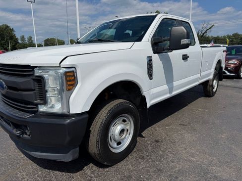 Used 2018 Ford F250 XL w/ Power Equipment Group AWD/4WD image 9