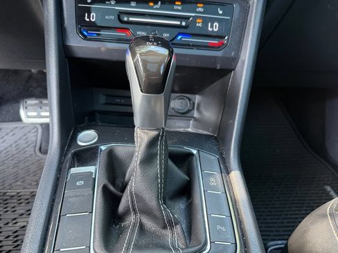 Used 2022 Volkswagen Tiguan SE R-Line FWD image 18