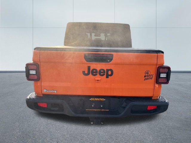 Used 2025 Jeep Gladiator Sport AWD/4WD image 3