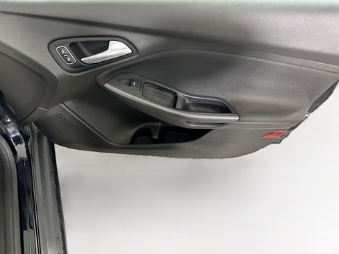 Used 2016 Ford Focus SE w/ Equipment Group 201A image 29