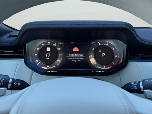 Certified 2023 Land Rover Range Rover SE image 18