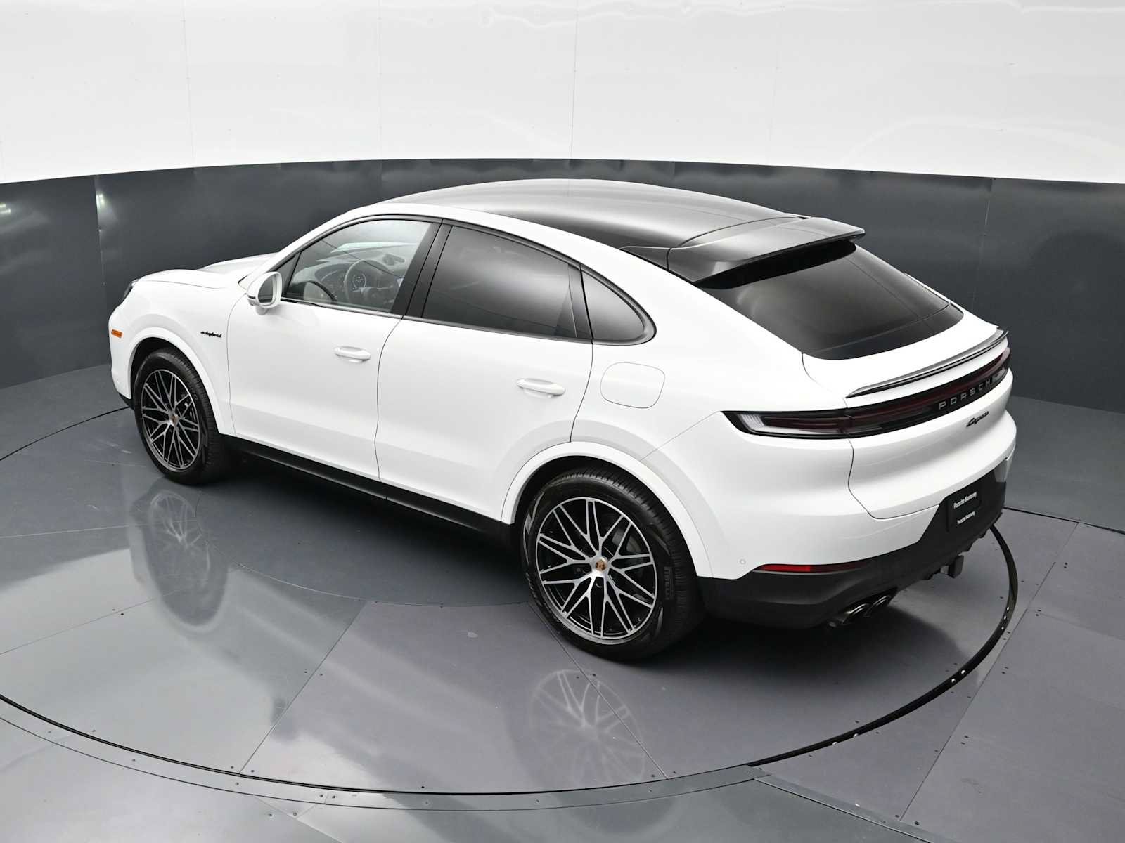 New 2025 Porsche Cayenne E-Hybrid Coupe AWD/4WD image 38