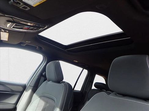 New 2025 Jeep Grand Cherokee Laredo X w/ Luxury Tech Group I image 14