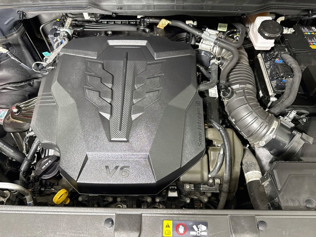 Used 2024 Kia Carnival SX FWD image 37