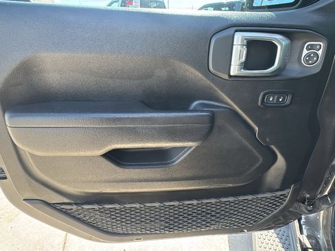 Used 2022 Jeep Wrangler Unlimited Sport image 10